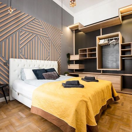 Deluxe Quentin Home Next To The Fashion Street บูดาเปสต์ ภายนอก รูปภาพ