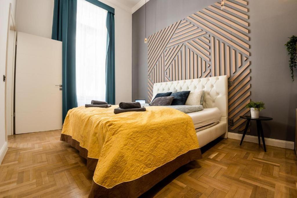 Deluxe Quentin Home Next To The Fashion Street บูดาเปสต์ ภายนอก รูปภาพ